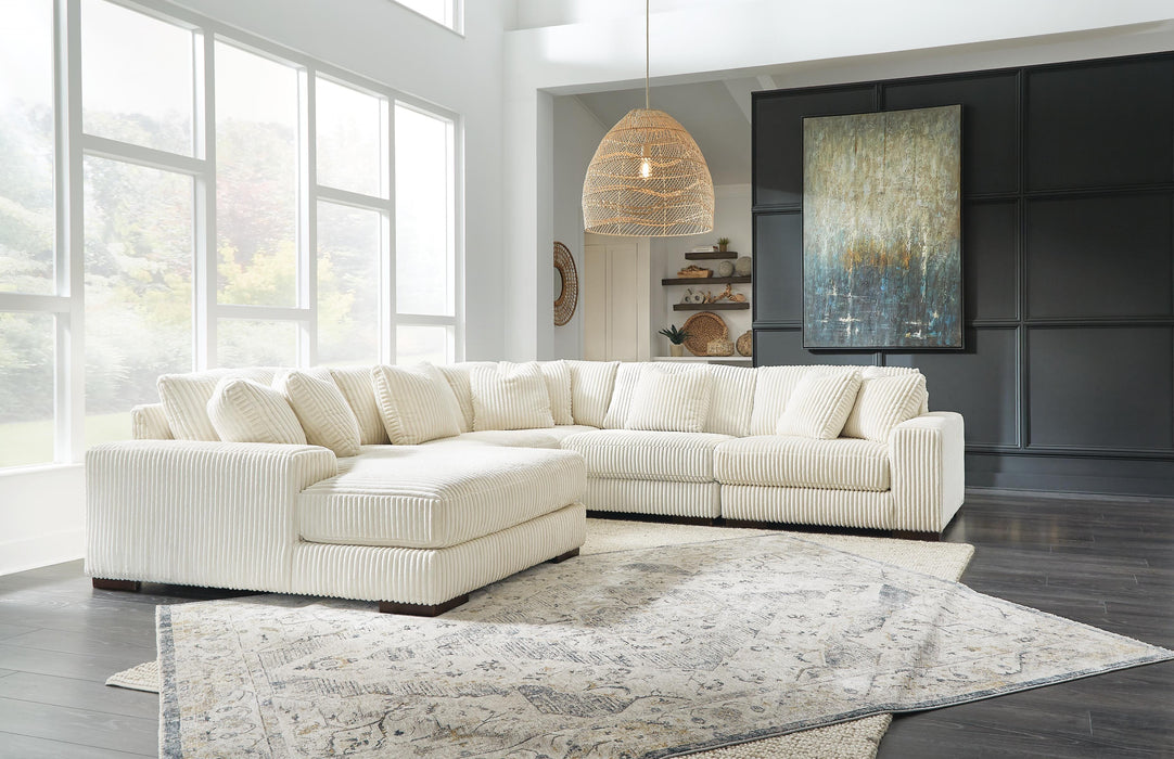 Lindyn Sectional with Chaise - Bill's Discount Center (Bradenton, FL)
