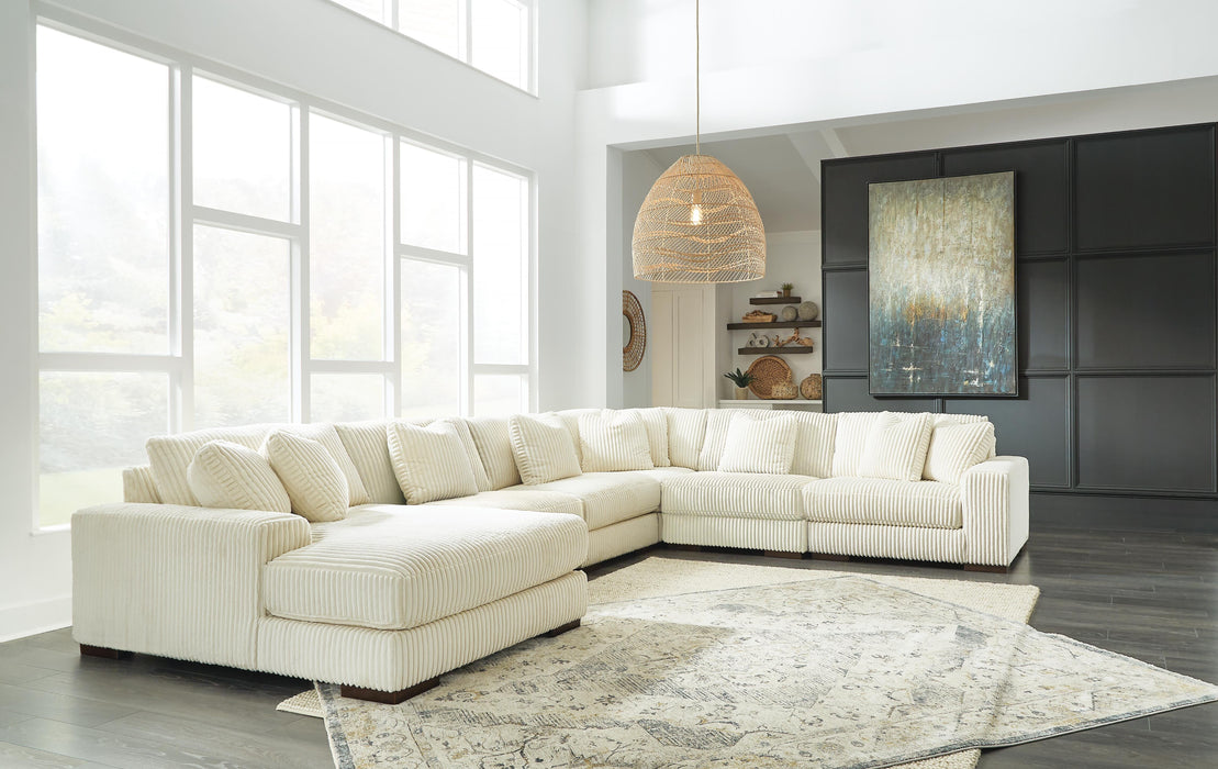 Lindyn Sectional with Chaise - Bill's Discount Center (Bradenton, FL)