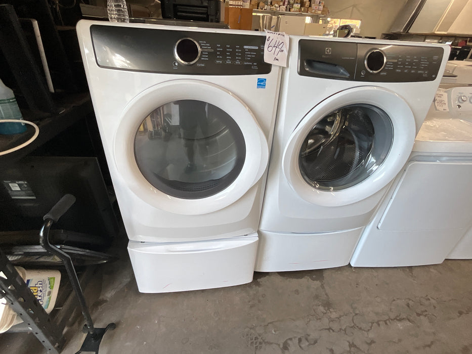 Electrolux Washer/Dryer Set    W0044/D0010