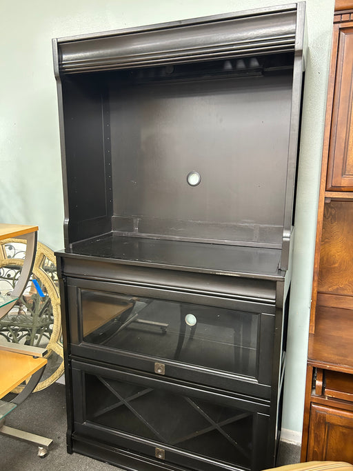 Used Hutch - Bill's Discount Center (Bradenton, FL)