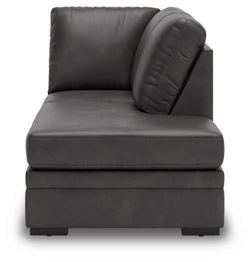 Lofton-Pike Sectional with Chaise - Bill's Discount Center (Bradenton, FL)