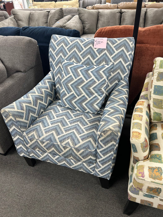 Used Chair - Bill's Discount Center (Bradenton, FL)