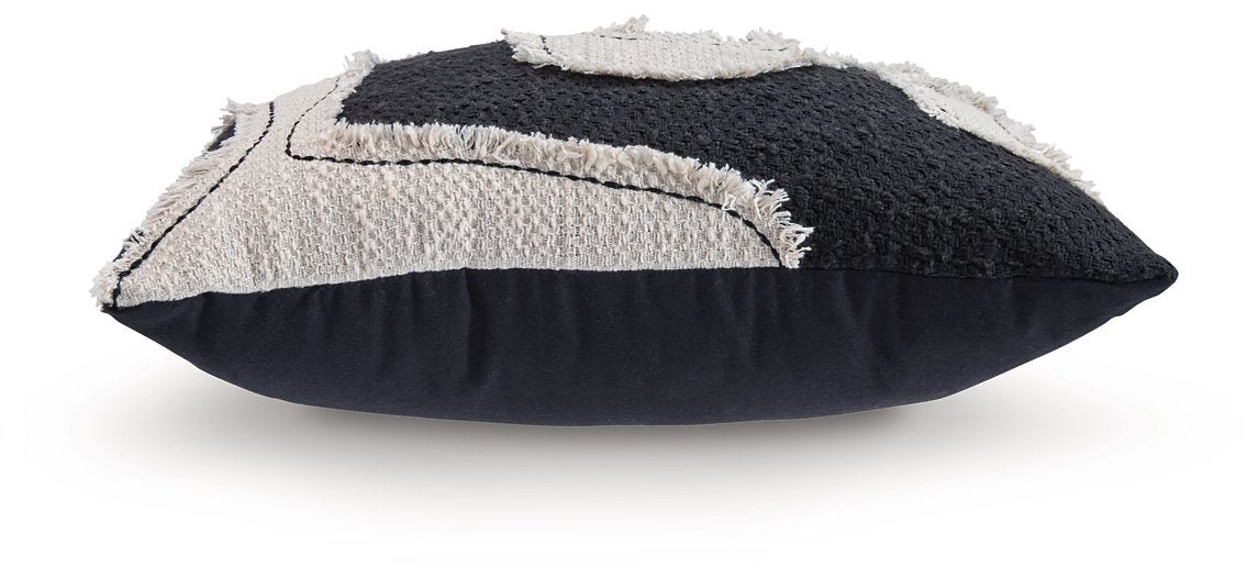 Veerbank Pillow (Set of 4) - Bill's Discount Center (Bradenton, FL)