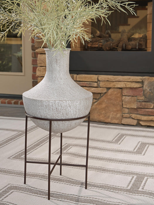 Estonbank Vase - Bill's Discount Center (Bradenton, FL)