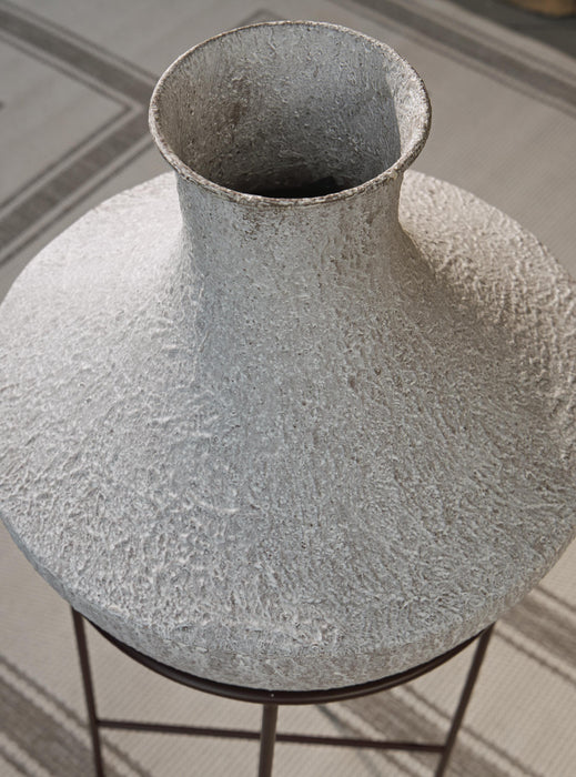 Estonbank Vase - Bill's Discount Center (Bradenton, FL)