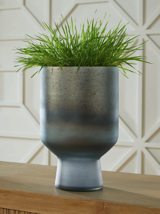 Pennmore Vase - Bill's Discount Center (Bradenton, FL)