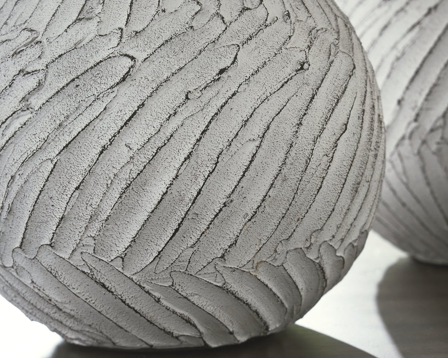 Shelvie Vase - Bill's Discount Center (Bradenton, FL)