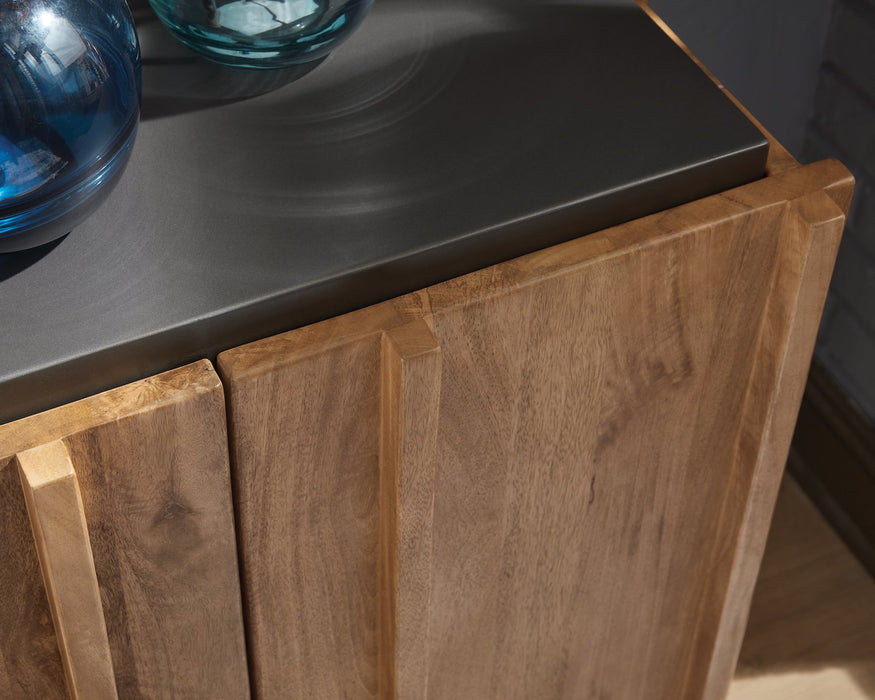 Quintavious Accent Cabinet - Bill's Discount Center (Bradenton, FL)