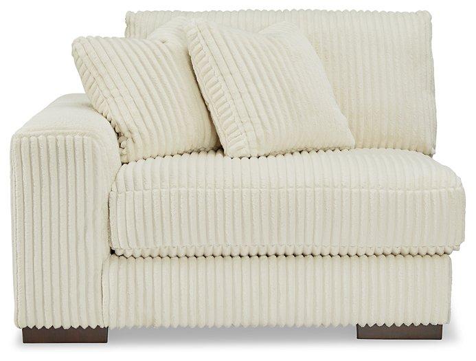 Lindyn Sectional - Bill's Discount Center (Bradenton, FL)
