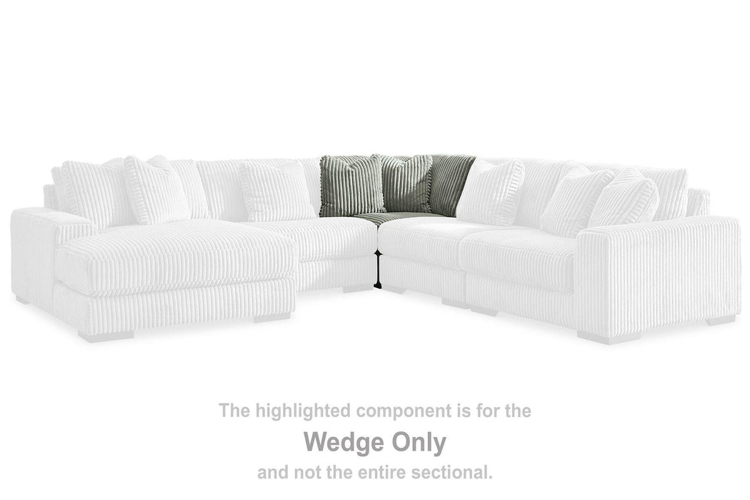 Lindyn Sectional with Chaise - Bill's Discount Center (Bradenton, FL)