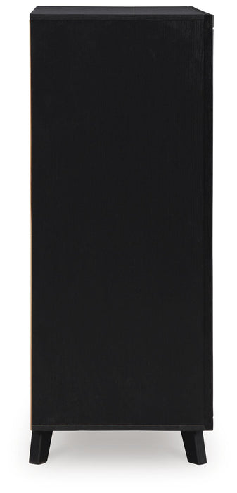 Danziar Wide Chest of Drawers - Bill's Discount Center (Bradenton, FL)