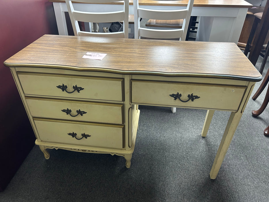 Used Desk - Bill's Discount Center (Bradenton, FL)