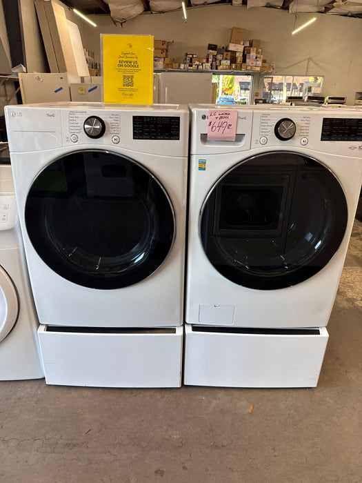 LG Washer/Dryer Set.      W0082/D0059
