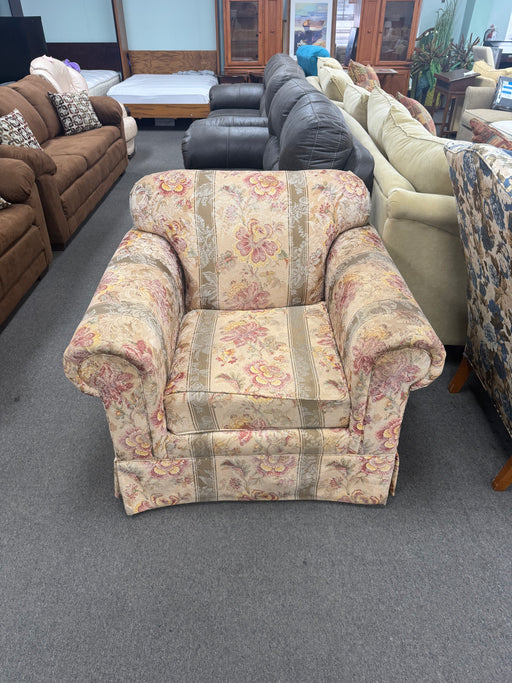 Chair with Footstool - Bill's Discount Center (Bradenton, FL)