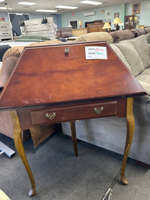 Used Corner Desk - Bill's Discount Center (Bradenton, FL)