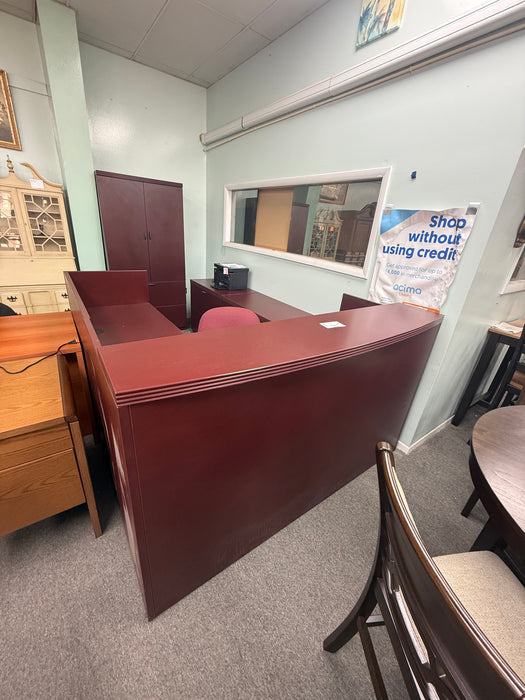 Receptions Desk - Bill's Discount Center (Bradenton, FL)