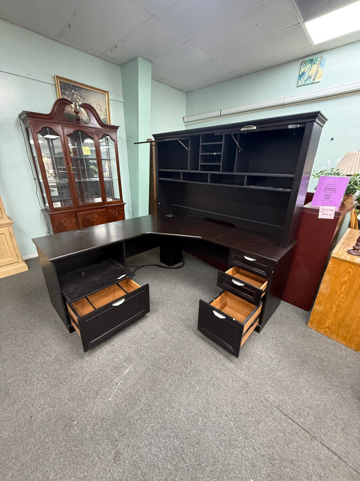 Magellan Performance L-Shaped Corner Desk - Bill's Discount Center (Bradenton, FL)