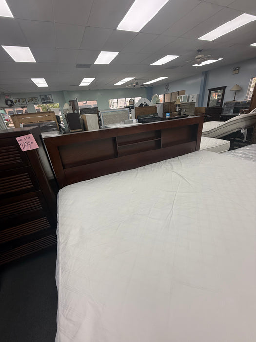 Used Queen Bedroom Set