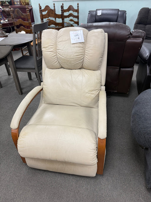 Used Leather Recliner - Bill's Discount Center (Bradenton, FL)