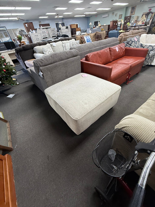 Used Ottoman - Bill's Discount Center (Bradenton, FL)