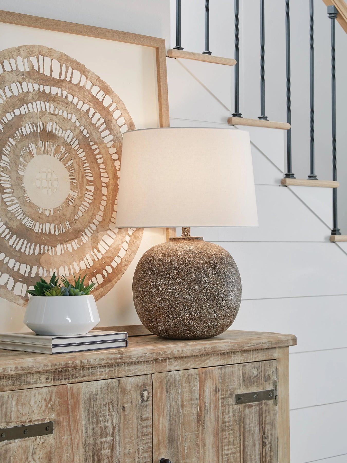 Antique Brown/White